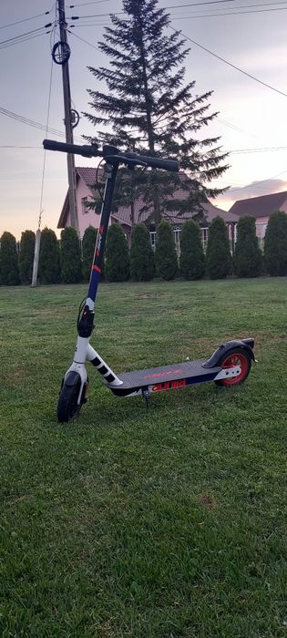 Hulajnoga elektryczna Aprilia eSRZ