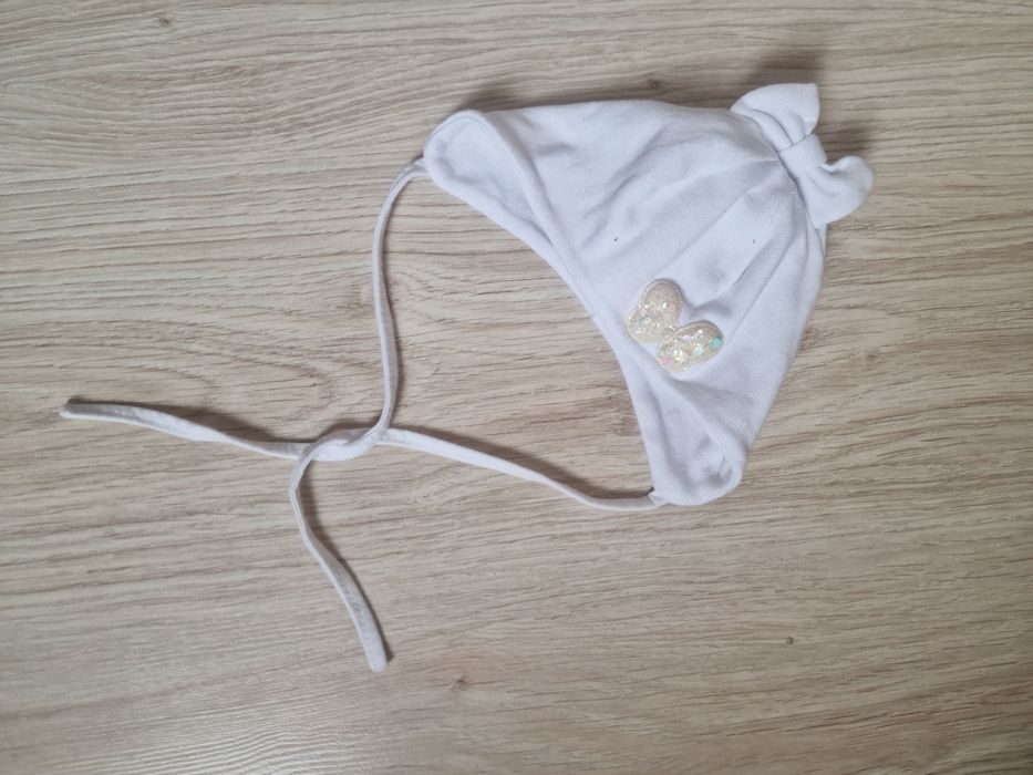 Czapka niemowlęca biała wiosenna 36