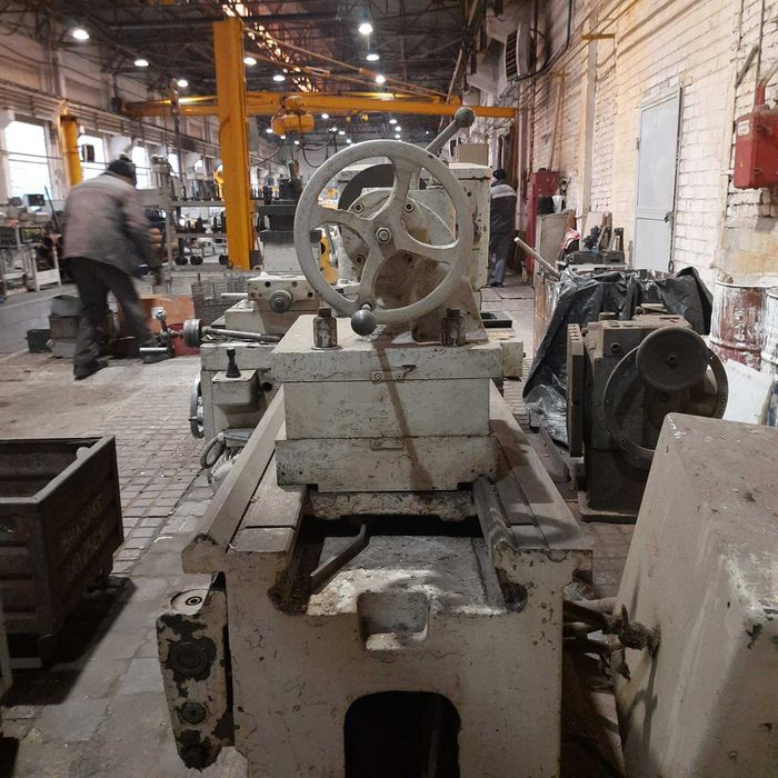 Продам верстат токарно гвинторізний 1М63