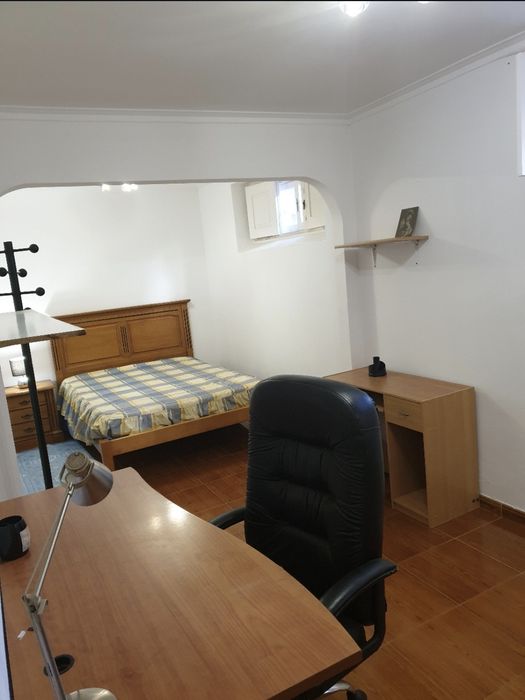 Quarto Olivais junto Faculdade de Economia