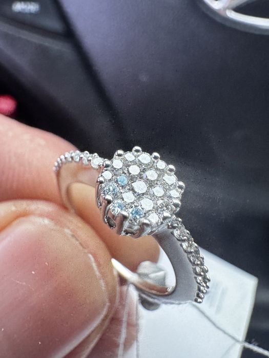 Прекрасное золотое кольцо с бриллиантами просто блеск 585 проба р15,8