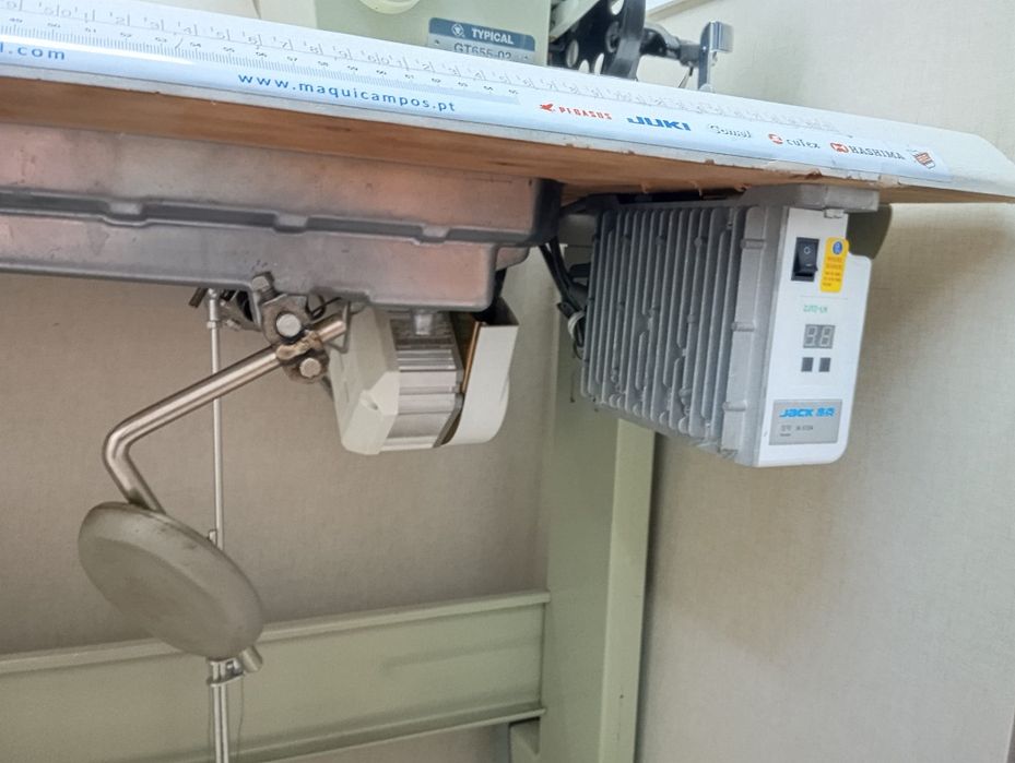 Máquina de costura industrial