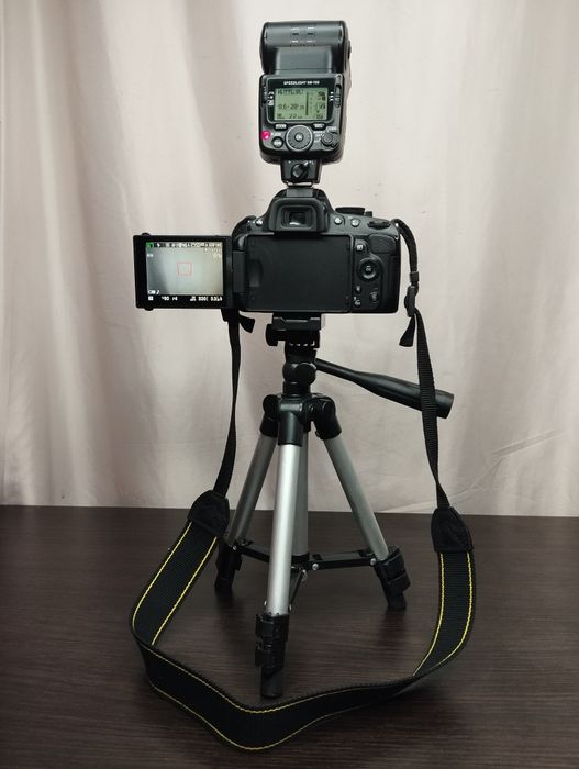 Продам Nikon D5100+спалах Nikon SB-700