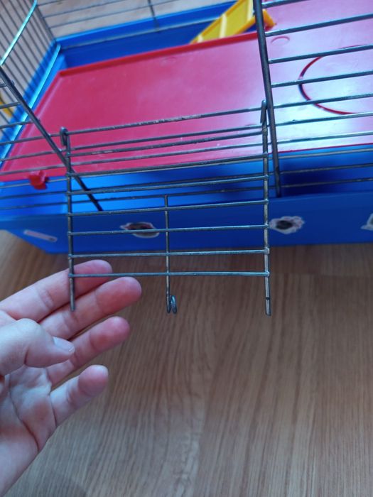 Sprzedam klatkę widoczną na zdjęciu dla ptaków lub  chomika