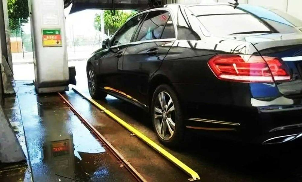 Mercedes E250 bluetech avantgard night edition diesel Nacional de 2015 — photo 5