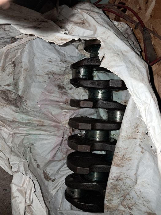 Продам коленвал фольксваген пассат б4 1.8 ADZ 0.25  по кругу