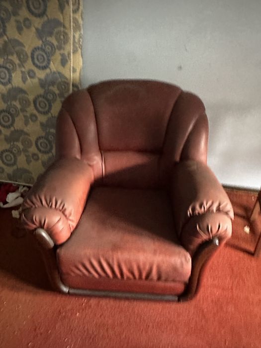 Sofa individual em madeira