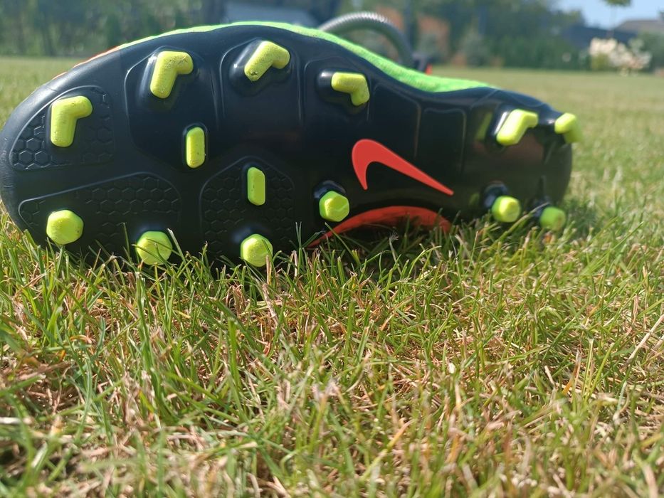 Buty piłkarskie, nike