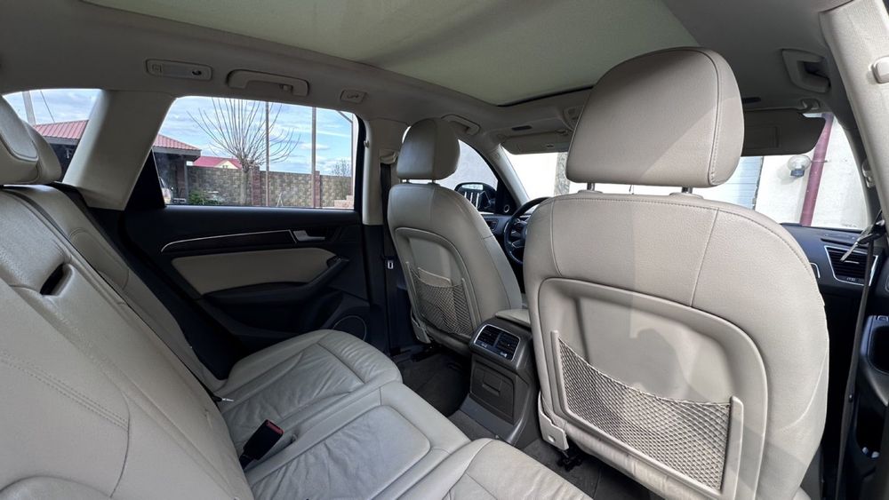 Автомобіль легковий Audi Q5