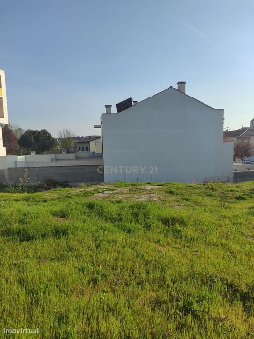 Terreno urbano em Travassós de Baixo, Viseu — Rio de Loba, Viseu
