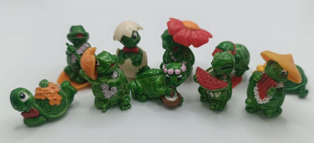 Żółwie figurki Kinder niespodzianka