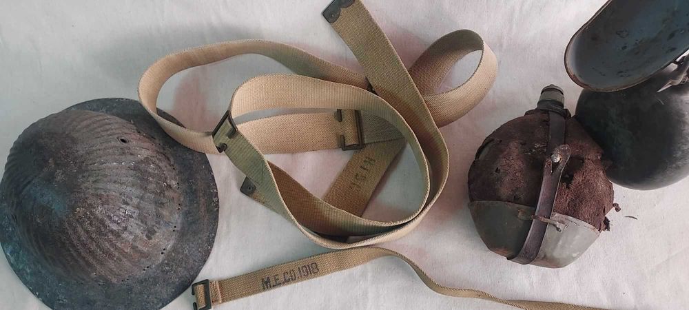 Conjunto de antigos artigos militares (CEP)