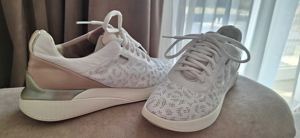 Sneakersy ażurowe oddychające Geox skóra naturalna