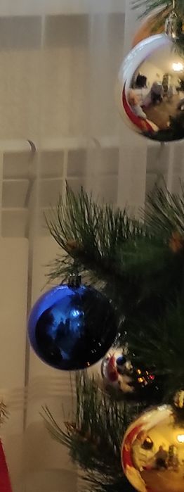 Продам новогоднюю искусственную елку и игрушки к ней