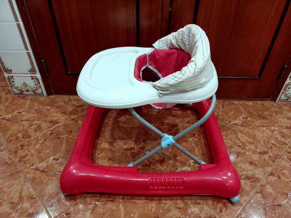 Andarilho andador para bebé.