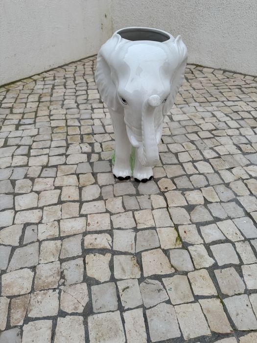 Chapeleiro em cerâmica