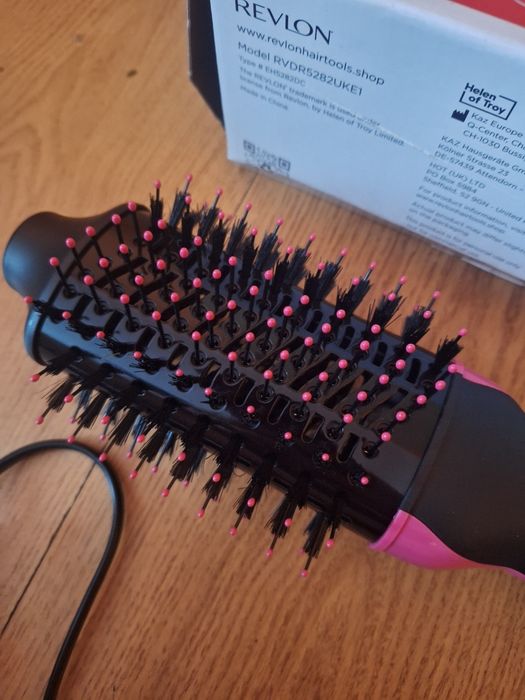 Lokówko-suszarka Revlon SMALLER BRUSH