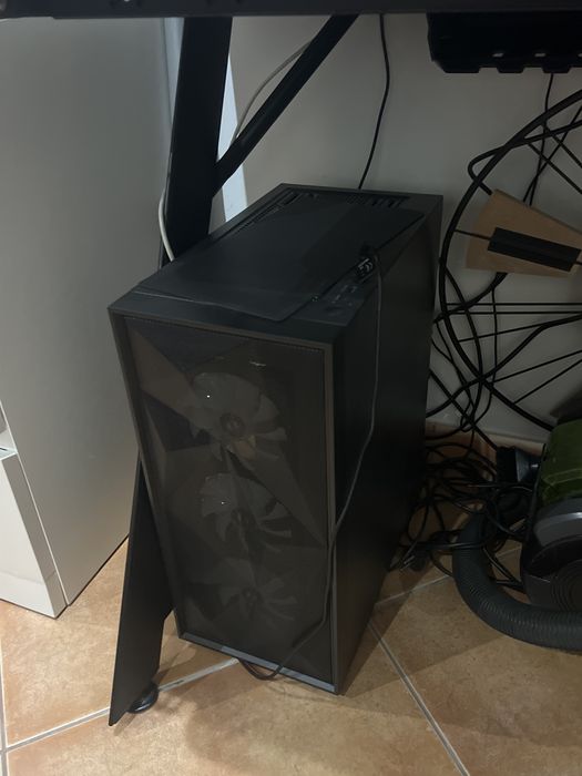 Computador, munitor, mesa