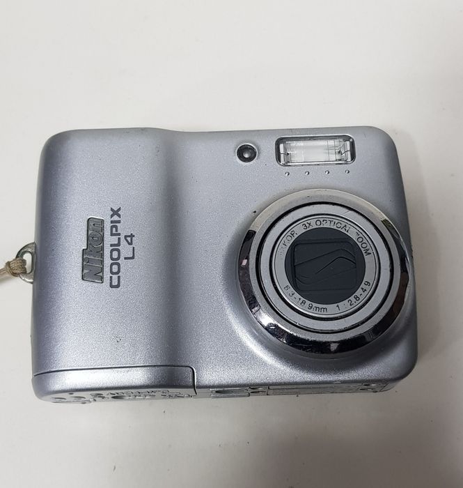 Фотоаппарат Nikon Coolpix L4