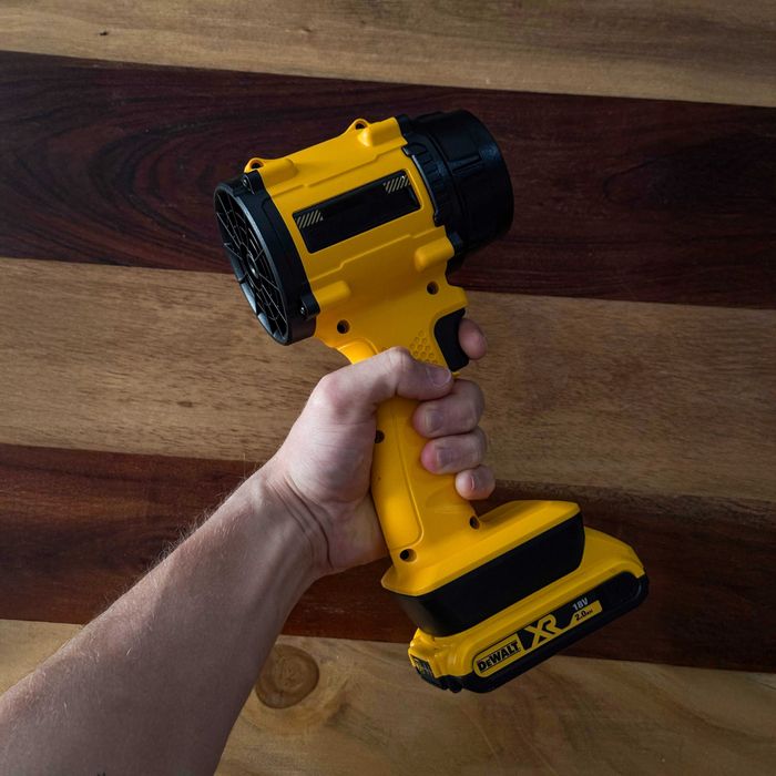 Pistolet Dmuchawa Do Czyszczenia Dachu Na Budowie POD AKU DEWALT