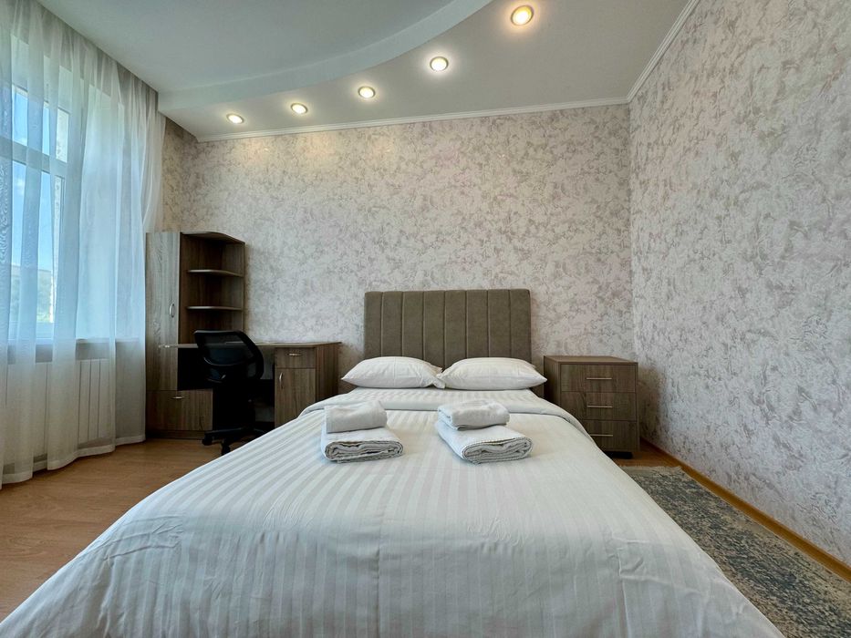 ApartPoltava Світлі 3-кімнатні апартаменти, ЦЕНТРА МІСТА ,КВЕД 5510