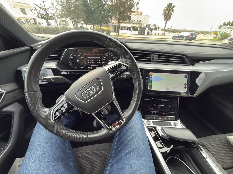 Audi etron 55 Sportback S-Line Quattro