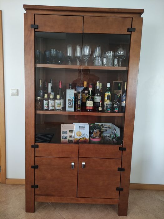 Móveis de Sala (madeira mogno)