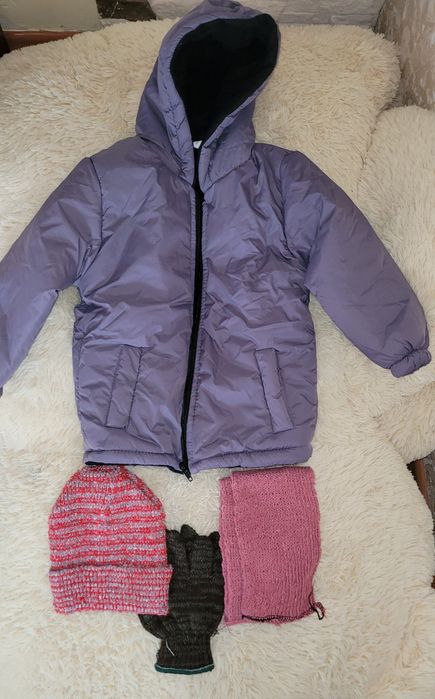 Куртка демісезон,тепла 2-3роки.