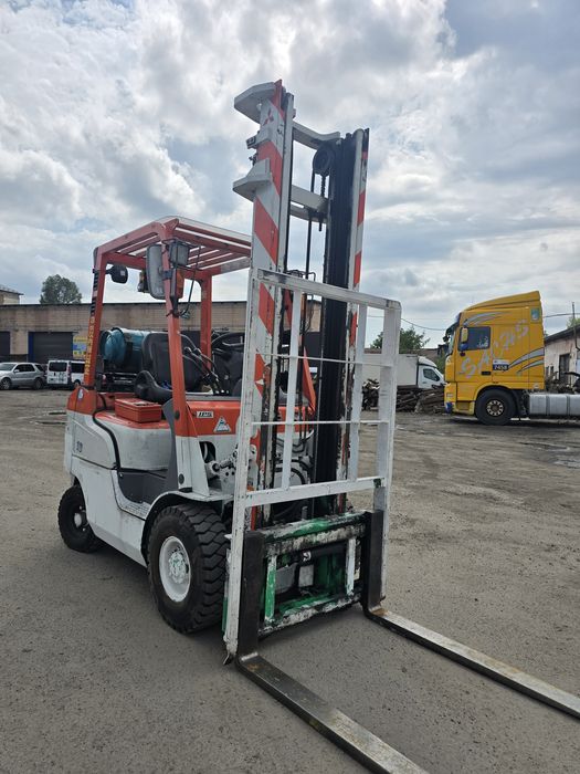 Погрузчик вилочный MITSUBISHI 2012 год  1.8 тонны грузоподъемность