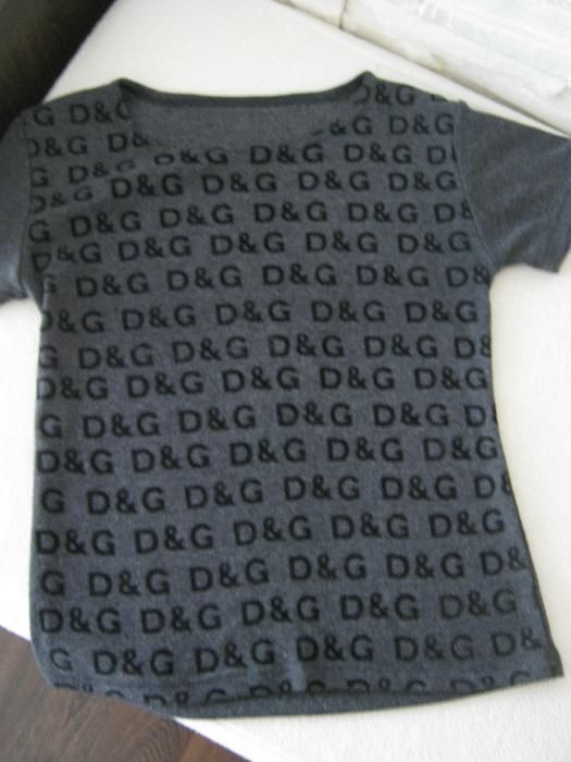 Bluzka szara D & G okazja tanio S vintage boho czarna t-shirt