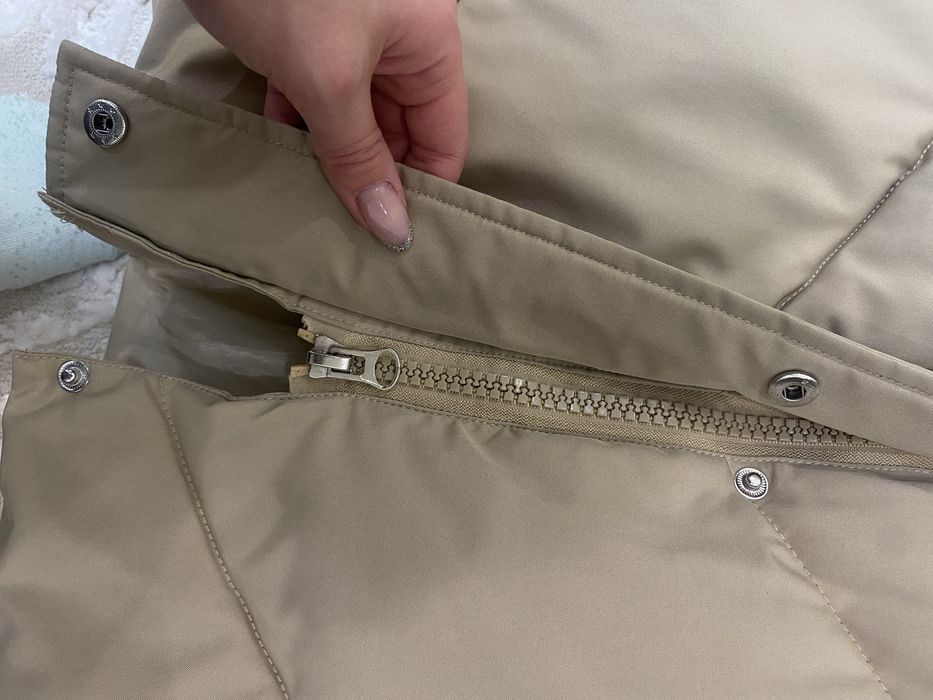 Жіноча куртка-пуховик