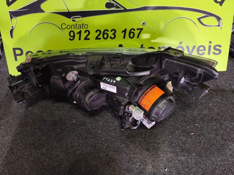 MITSUBISHI OUTLANDER FAROL XENON DIREITO - FF639
