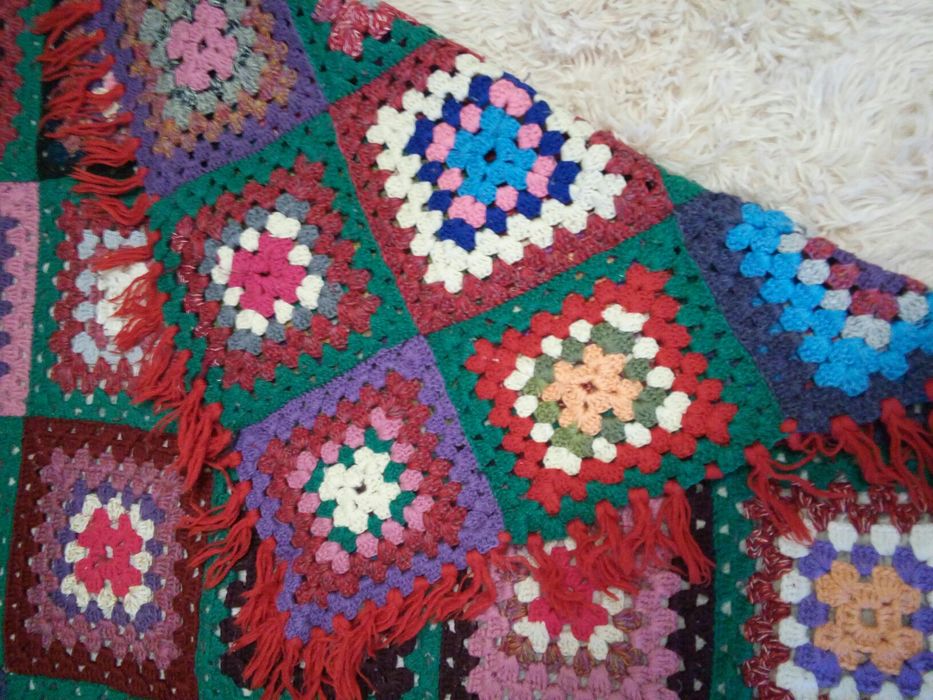 Покривало ручної роботи.