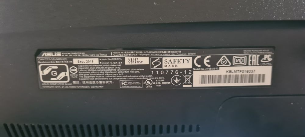 Fujitsu ESPRIMO P7a E90 + z Monitorem  Asus 18,5'