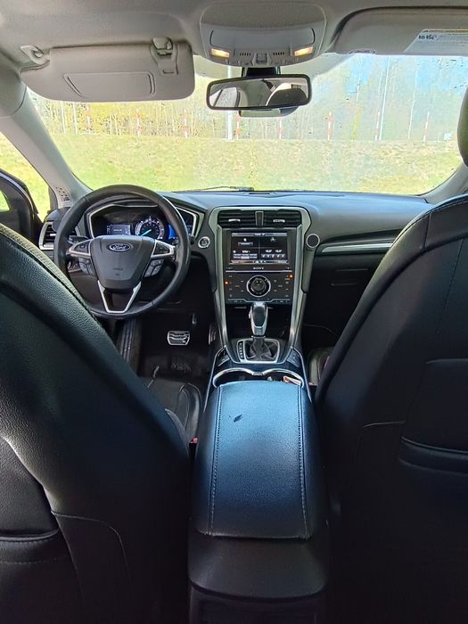 Ford Fusion USA hybryda plug in Titanium