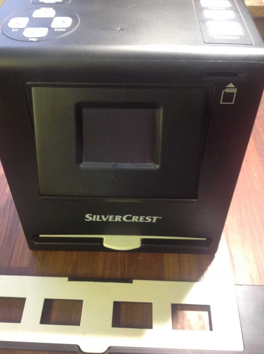 Оцифрувальник для фотоплівки, фотографій та слайдів