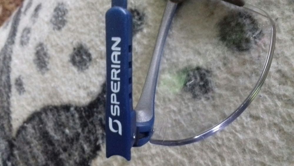 Dwie pary Nowe okulary ochronne Safety Glasses i Sperian.