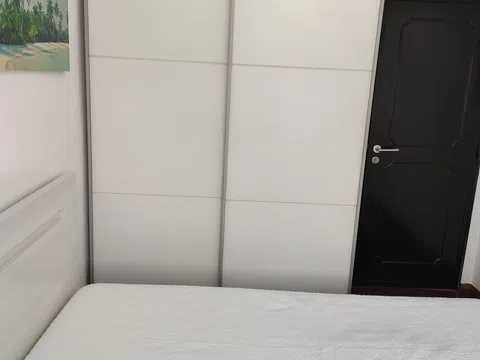 Quarto individual na Amadora, próximo da Escola Superior Teatro Cinema