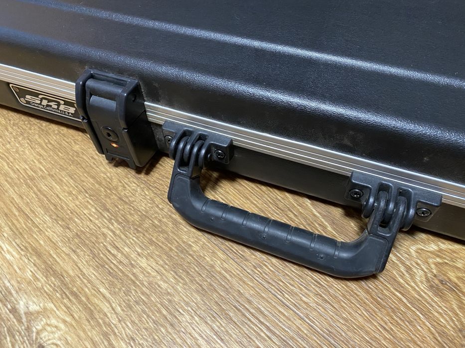 Туровий жесткий кейс (кофр) для електрогитары Skb case 1skb-66 USA