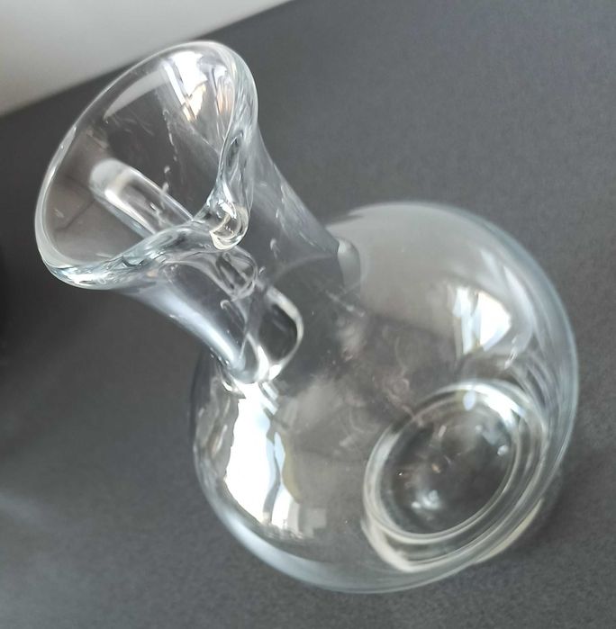 szklany dzbanek wazonik flakon 17,5 cm