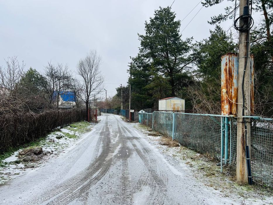 Продам участок в Обуховке,сосновый лес,река пляж закрытая территория