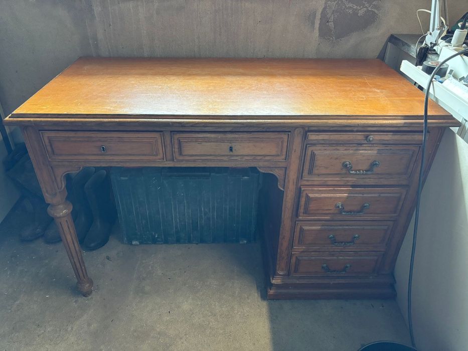 Secretaria de madeira maciça