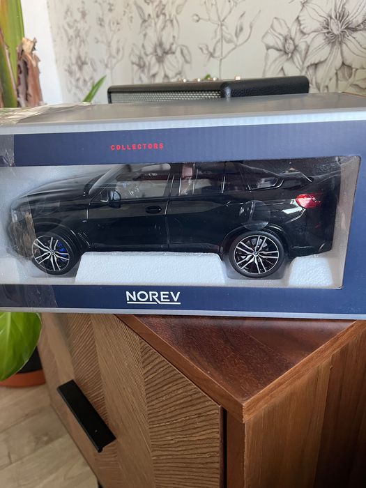 Model 1:18 BMW x5
