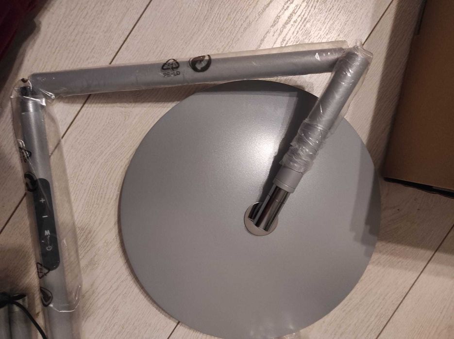 Lampa podłogowa led