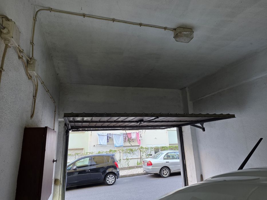 Alugo garagem para dois carros