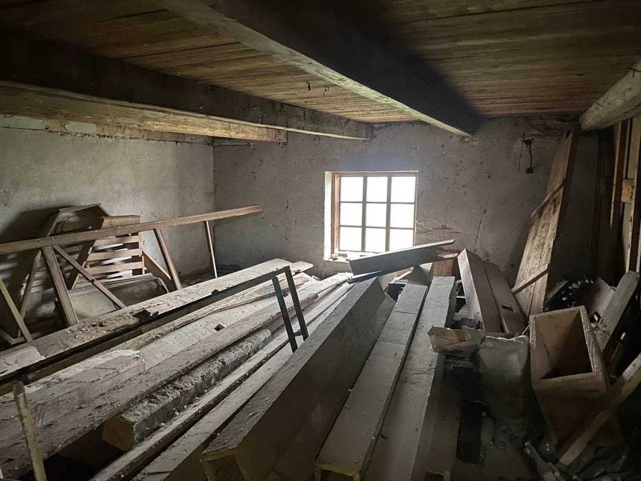 Продаж приміщення неподалік міста