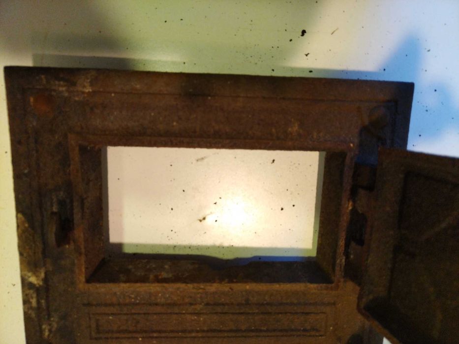 Stare dzwiczki z pieca kaflowego