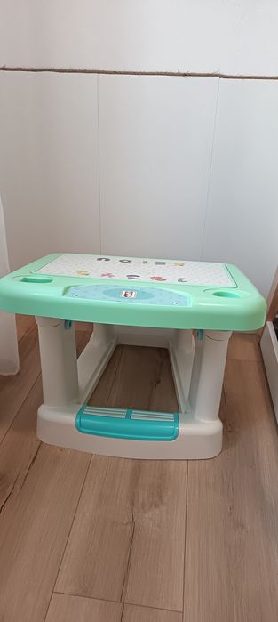 Secretária criança