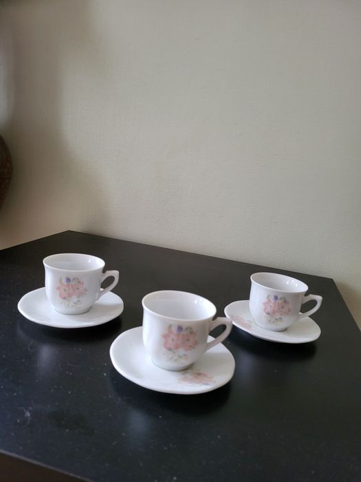 Три кофейні пари