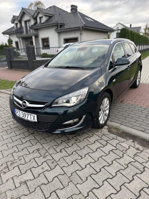 Opel Astra Sports Tourer 136km xsenon navi skory